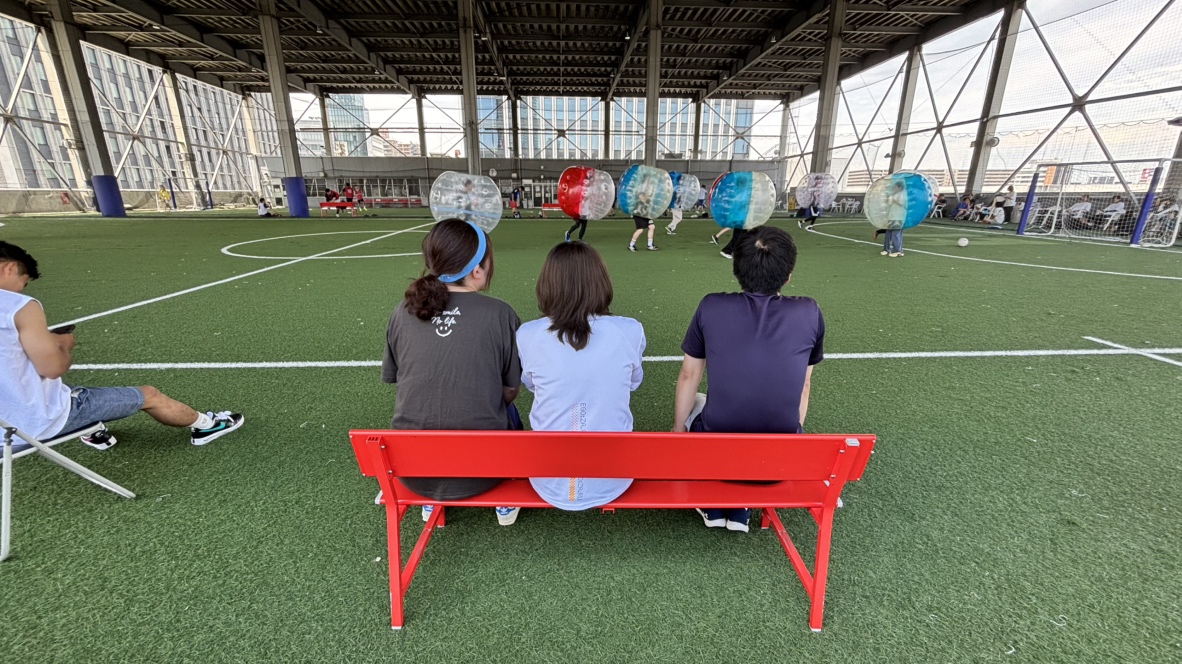 社会保険労務士法人そらのスタッフが仕事をしている様子